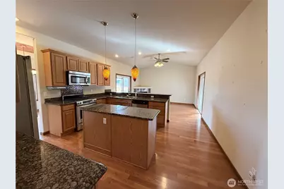 1516 N 43rd Place, Mount Vernon, WA 98273 - Photo 9
