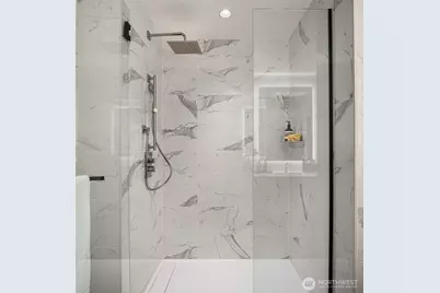 889 Avenue Square NE #708, Bellevue, WA 98004 - Photo 13