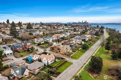 2510 Magnolia Boulevard W, Seattle, WA 98199 - Photo 9