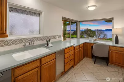 2510 Magnolia Boulevard W, Seattle, WA 98199 - Photo 19