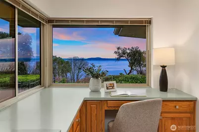 2510 Magnolia Boulevard W, Seattle, WA 98199 - Photo 17