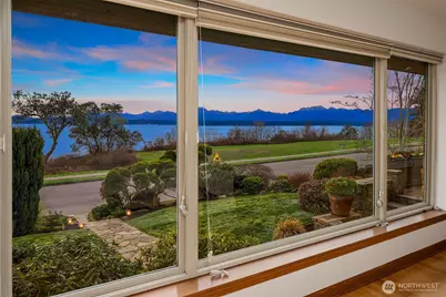 2510 Magnolia Boulevard W, Seattle, WA 98199 - Photo 11