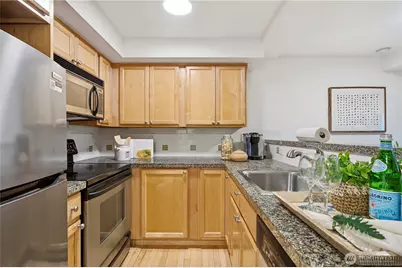 1525 Taylor Ave N #203, Seattle, WA 98109 - Photo 3