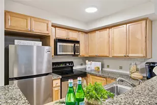 1525 Taylor Ave N, Seattle, WA 98109 - Photo 5