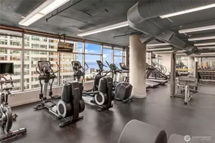 2033 2nd Ave, Seattle, WA 98121 - Photo 35