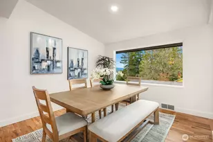 9802 15th Ave NE, Seattle, WA 98115 - Photo 15