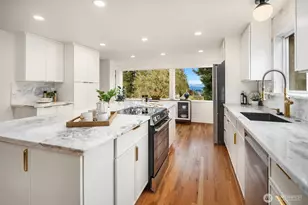 9802 15th Ave NE, Seattle, WA 98115 - Photo 11