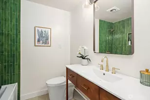 9802 15th Ave NE, Seattle, WA 98115 - Photo 21