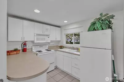 12631 NE 9th Place #C305, Bellevue, WA 98005 - Photo 29