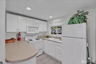 12631 NE 9th Pl, Bellevue, WA 98005 - Photo 29