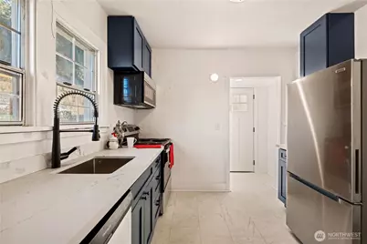 604 Academy Street, Kelso, WA 98626 - Photo 5