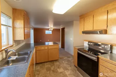 407 N 75th Avenue, Yakima, WA 98908 - Photo 7