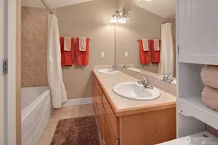 213 15th Ave, Seattle, WA 98122 - Photo 9