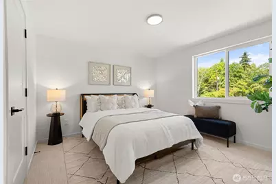 9526 Interlake Avenue N, Seattle, WA 98103 - Photo 29