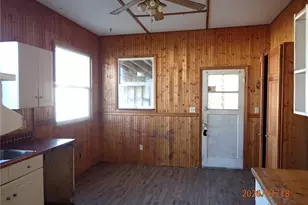 237 13th St, Raymond, WA 98577 - Photo 19