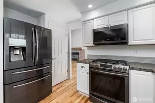 2419 SW Capital Dr, Oak Harbor, WA 98277 - Photo 13