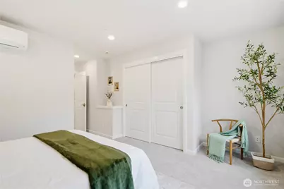 19244 NE 69th Circle #104, Redmond, WA 98052 - Photo 17