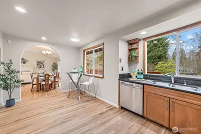 12412 NE 4th Place, Bellevue, WA 98005 - Photo 11