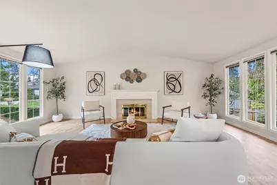 12412 NE 4th Place, Bellevue, WA 98005 - Photo 3