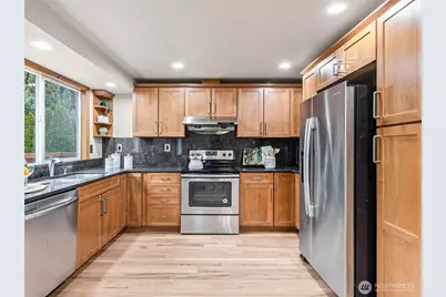 12412 NE 4th Place, Bellevue, WA 98005 - Photo 9