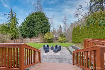 12412 NE 4th Place, Bellevue, WA 98005 - Photo 17