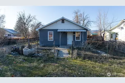 722 Jackson Street, Omak, WA 98841 - Photo 1