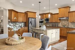 27135 SE 13th St, Sammamish, WA 98075 - Photo 5