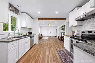 1490 Armstrong Street, Raymond, WA 98577 - Photo 5