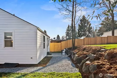 9021 12th Avenue SW, Seattle, WA 98106 - Photo 33