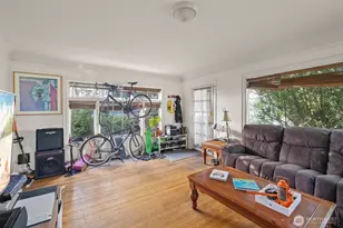 341 NE 51st St, Seattle, WA 98105 - Photo 15