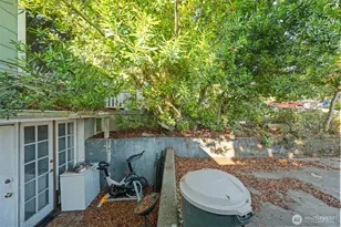 341 NE 51st St, Seattle, WA 98105 - Photo 29