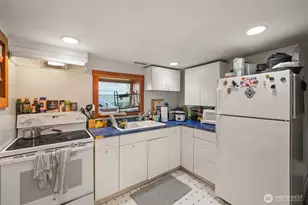 341 NE 51st St, Seattle, WA 98105 - Photo 17