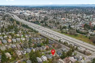 341 NE 51st St, Seattle, WA 98105 - Photo 39