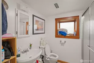 341 NE 51st St, Seattle, WA 98105 - Photo 21