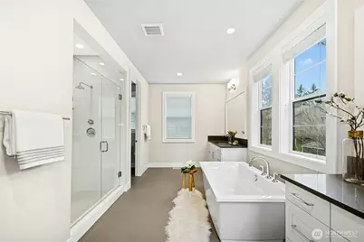 8784 NE Winslow Grove Ct, Bainbridge Island, WA 98110 - Photo 25