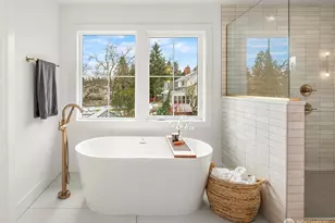 13693 NE 101st St, Kirkland, WA 98033 - Photo 11