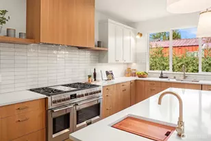 13693 NE 101st St, Kirkland, WA 98033 - Photo 3