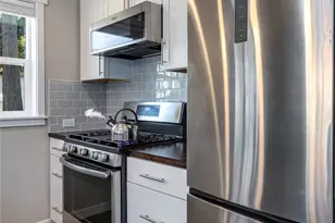 12757 Dayton Ave N, Seattle, WA 98133 - Photo 17