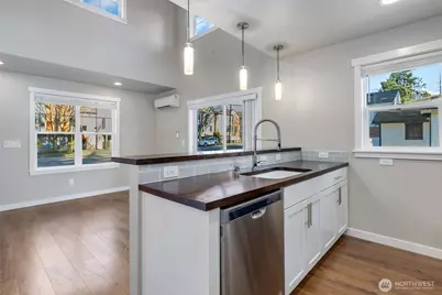 12757 Dayton Avenue N #B, Seattle, WA 98133 - Photo 15