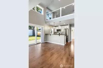 12757 Dayton Avenue N #B, Seattle, WA 98133 - Photo 9