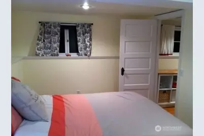 342 16th Avenue E #Lower, Seattle, WA 98112 - Photo 11