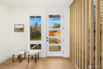 7358 33rd Avenue NE, Seattle, WA 98115 - Photo 3