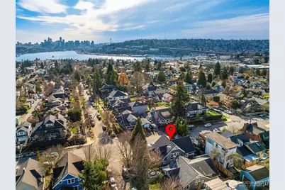 4003 Densmore Avenue N, Seattle, WA 98103 - Photo 33