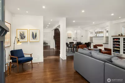 4003 Densmore Avenue N, Seattle, WA 98103 - Photo 3