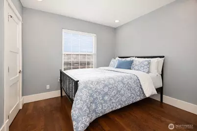 4003 Densmore Avenue N, Seattle, WA 98103 - Photo 13