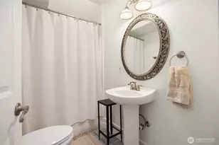 4003 Densmore Ave N, Seattle, WA 98103 - Photo 19