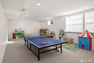 4003 Densmore Ave N, Seattle, WA 98103 - Photo 23