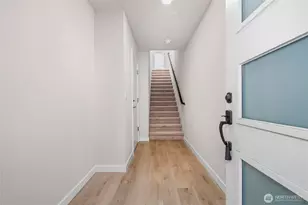 2121 N 148th St, Shoreline, WA 98133 - Photo 3