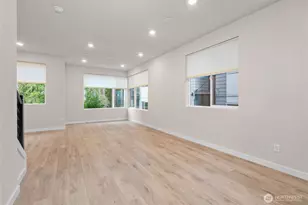 2121 N 148th St, Shoreline, WA 98133 - Photo 11