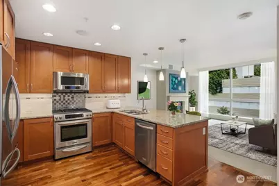 10650 NE 9th Place #721, Bellevue, WA 98004 - Photo 3